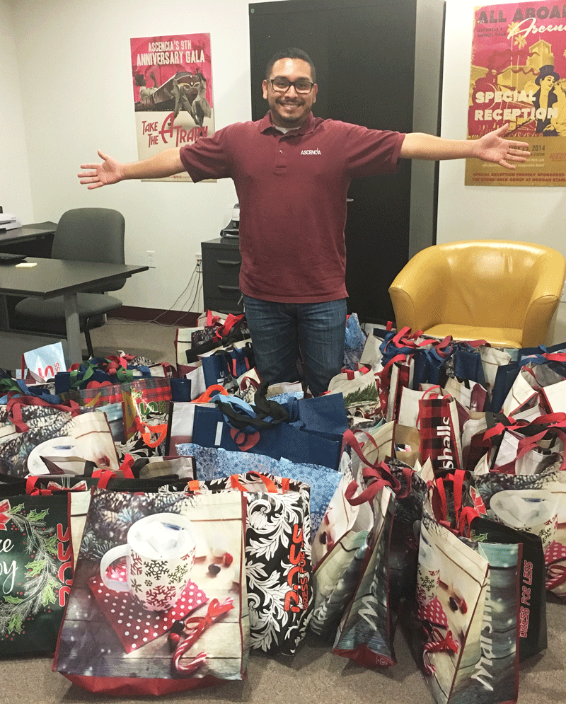 Case-Manager-Jaime-Reygoza-Family-donation